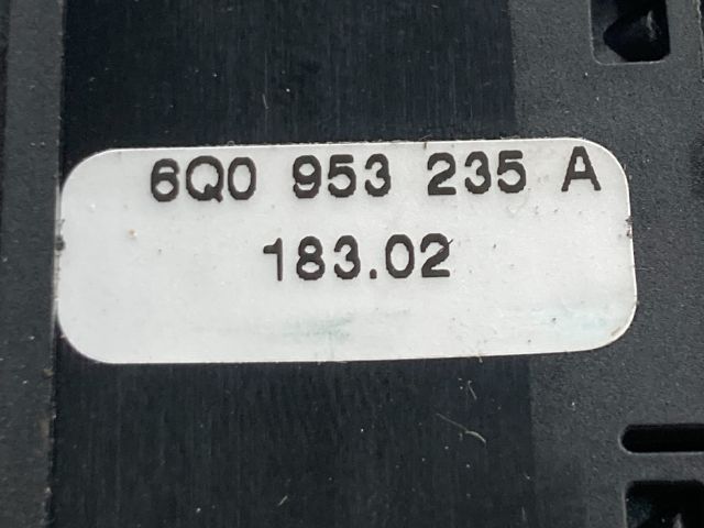 bontott VW POLO IV Vészvillogó Kapcsoló