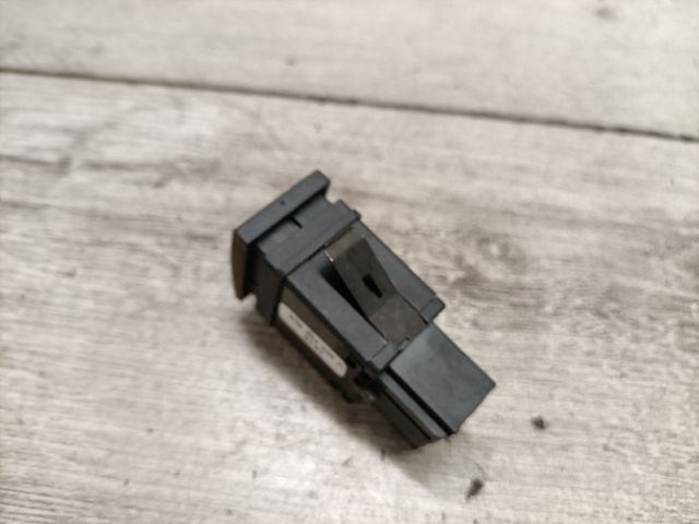 bontott VW POLO IV Vészvillogó Kapcsoló