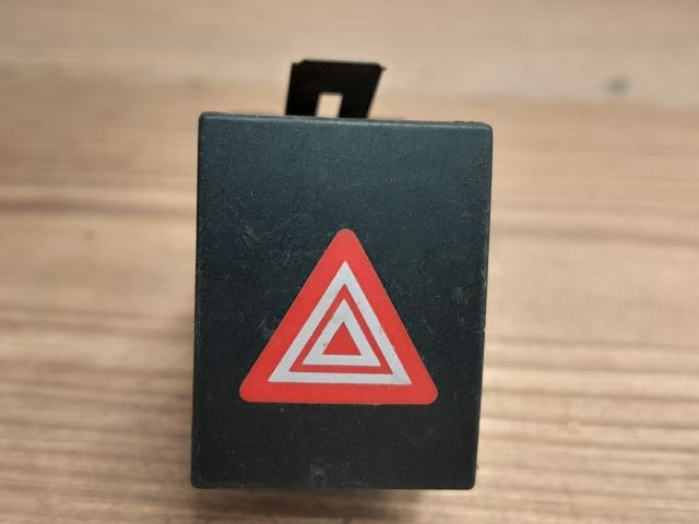 bontott VW POLO IV Vészvillogó Kapcsoló