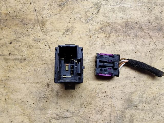 bontott VW POLO IV Vészvillogó Kapcsoló