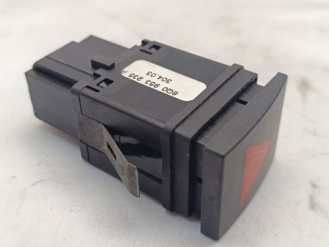 bontott VW POLO IV Vészvillogó Kapcsoló