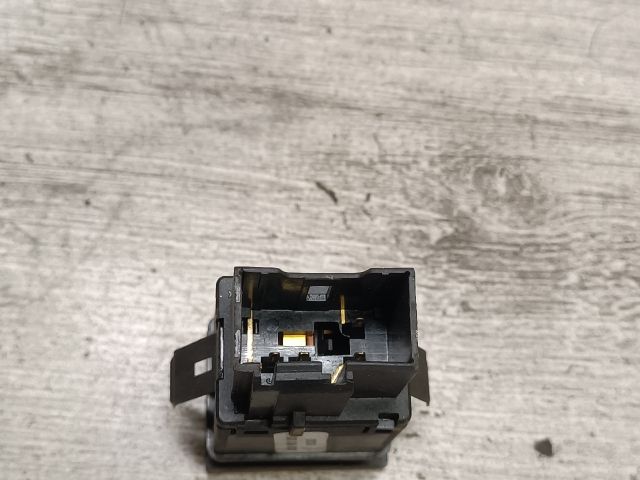 bontott VW POLO IV Vészvillogó Kapcsoló