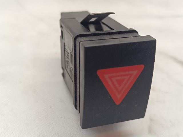 bontott VW POLO IV Vészvillogó Kapcsoló