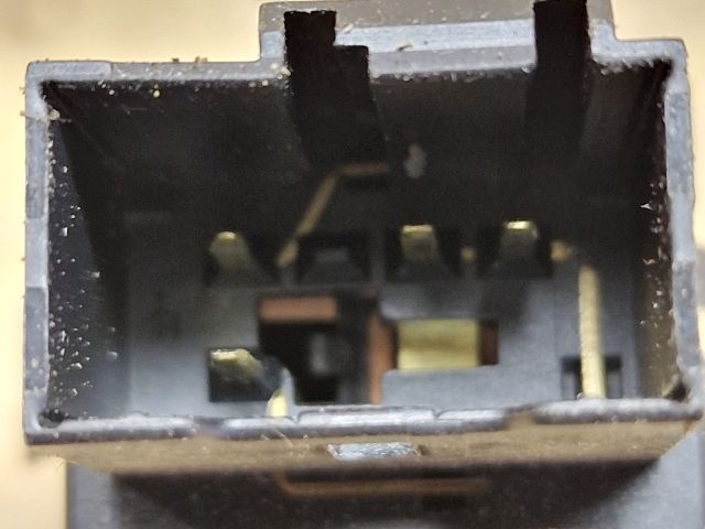 bontott VW POLO IV Vészvillogó Kapcsoló