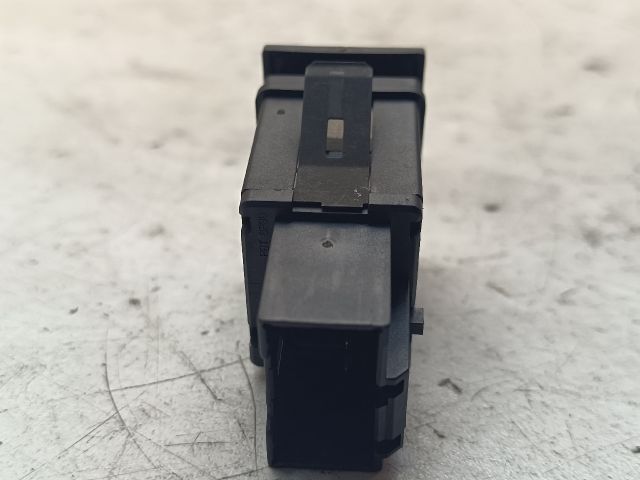 bontott VW POLO IV Vészvillogó Kapcsoló