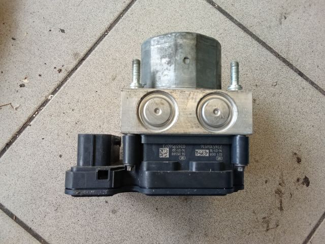 bontott VW POLO V ABS Kocka