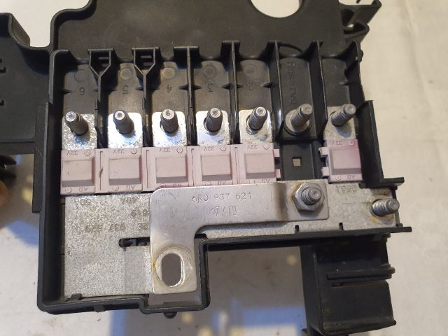 bontott VW POLO V Biztosítéktábla Motortér