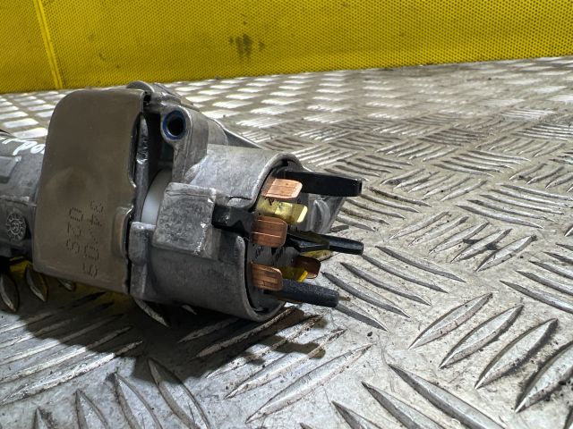 bontott VW POLO V Gyújtáskapcsoló Házzal