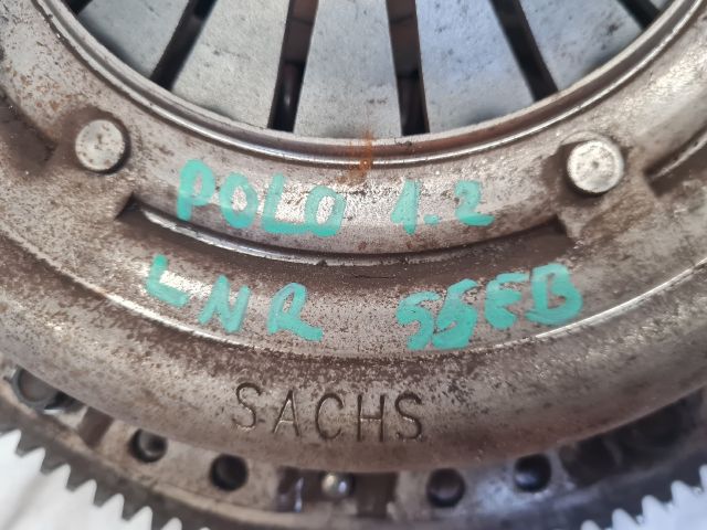 bontott VW POLO V Kuplung Szett Lendkerékkel