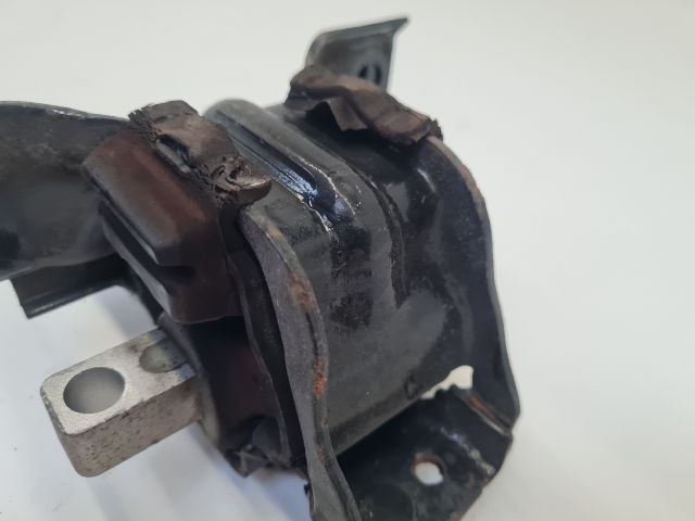 bontott VW POLO V Motor Tartó Bak (Fém)