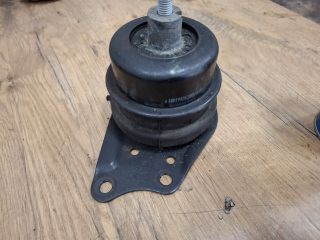 bontott VW POLO V Motor Tartó Bak Jobb
