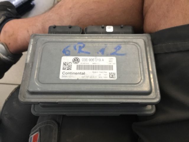 bontott VW POLO V Motorvezérlő