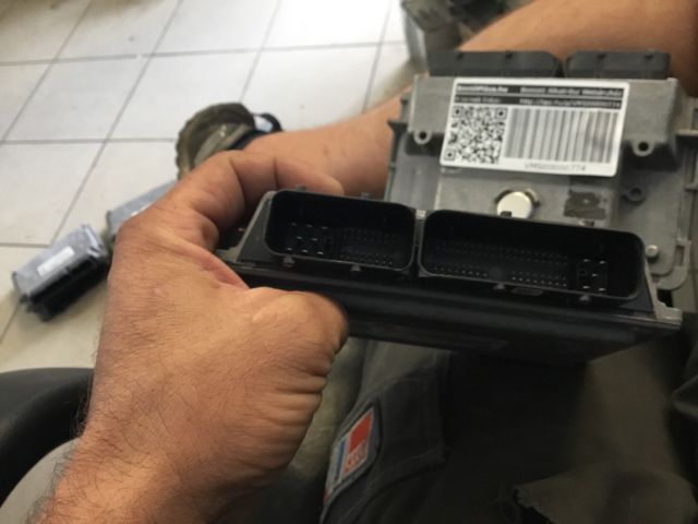 bontott VW POLO V Motorvezérlő