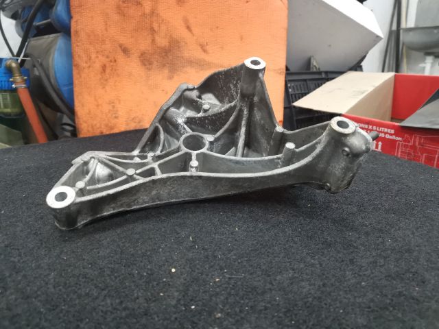 bontott VW POLO V Generátor Tartó Bak