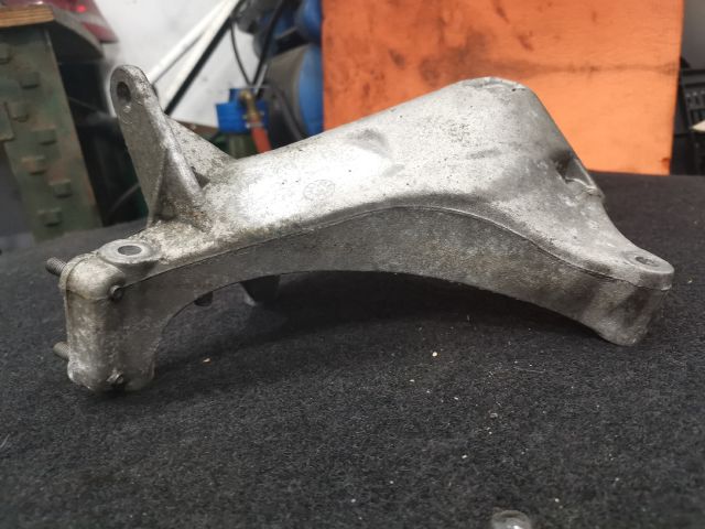 bontott VW POLO V Generátor Tartó Bak