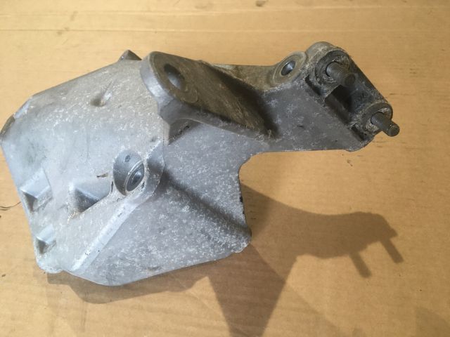 bontott VW POLO V Motor Tartó Bak (Fém)