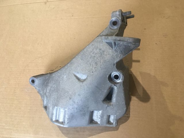 bontott VW POLO V Motor Tartó Bak (Fém)