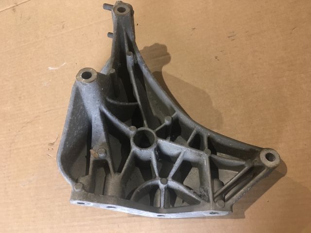 bontott VW POLO V Motor Tartó Bak (Fém)