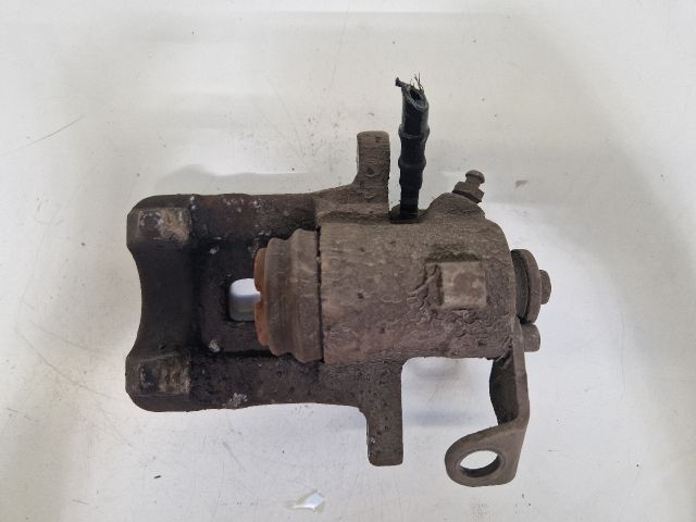 bontott VW POLO V Jobb hátsó Féknyereg Munkahengerrel