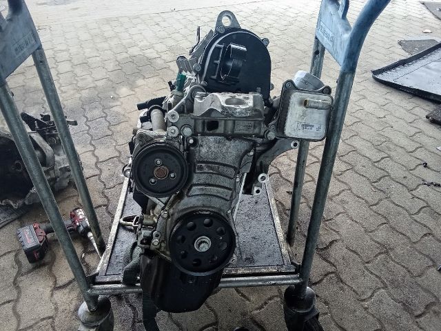 bontott VW POLO V Motor (Fűzött blokk hengerfejjel)
