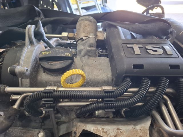 bontott VW POLO V Motor (Fűzött blokk hengerfejjel)