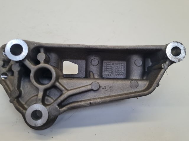 bontott VW POLO V Motor Tartó Bak (Fém)