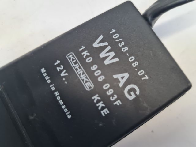 bontott VW POLO V Üzemanyag Szivattyú Relé