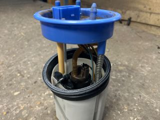 bontott VW POLO V Üzemanyag Szivattyú