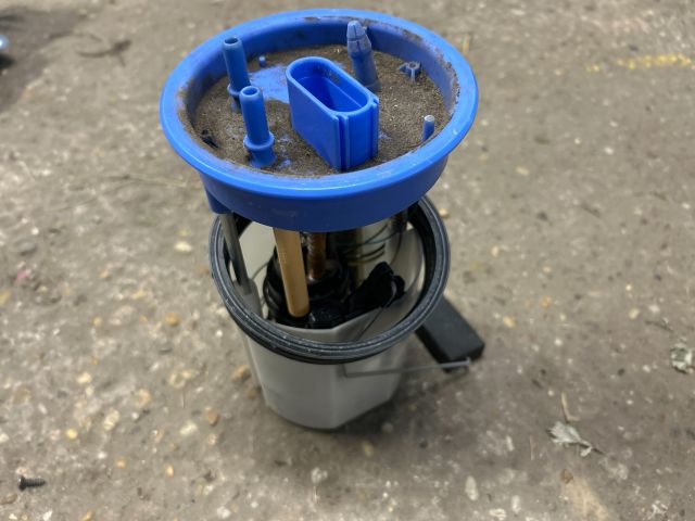 bontott VW POLO V Üzemanyag Szivattyú