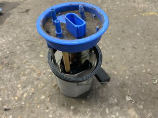 bontott VW POLO V Üzemanyag Szivattyú