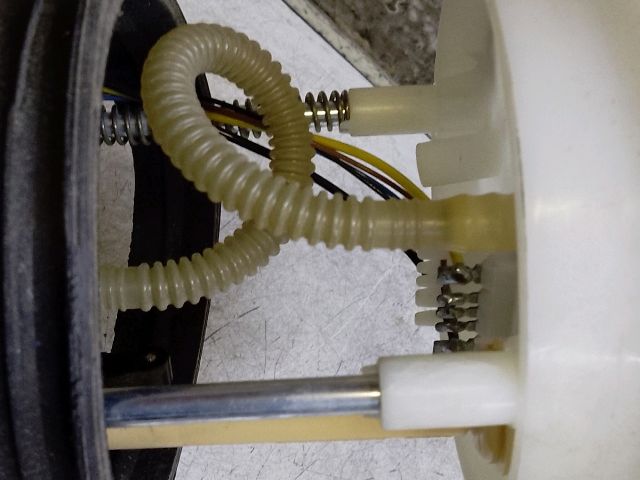 bontott VW POLO V Üzemanyag Szivattyú