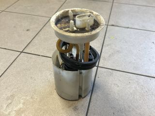 bontott VW POLO V Üzemanyag Szivattyú