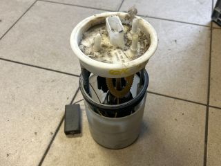 bontott VW POLO V Üzemanyag Szivattyú