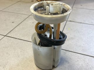 bontott VW POLO V Üzemanyag Szivattyú