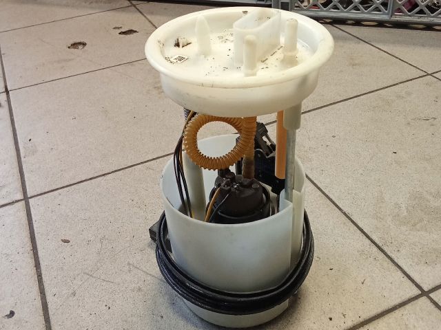 bontott VW POLO V Üzemanyag Szivattyú