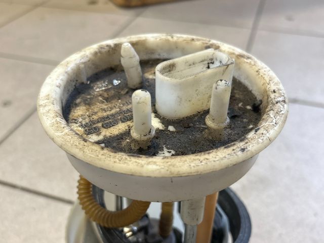 bontott VW POLO V Üzemanyag Szivattyú