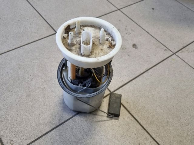 bontott VW POLO V Üzemanyag Szivattyú