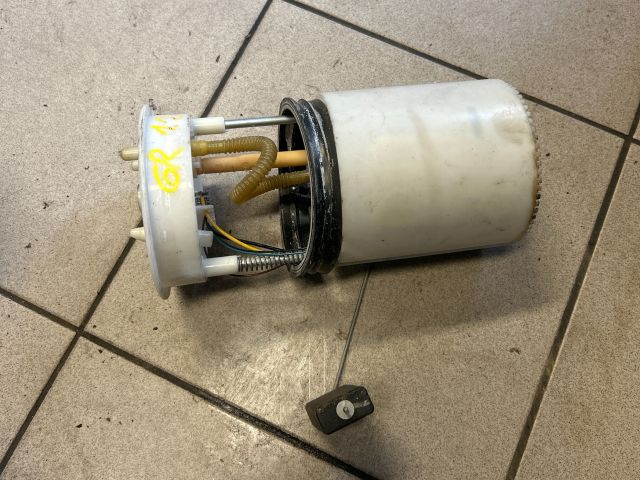bontott VW POLO V Üzemanyag Szivattyú