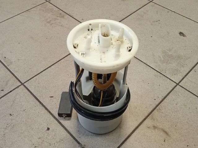 bontott VW POLO V Üzemanyag Szivattyú