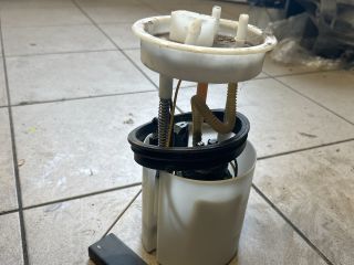 bontott VW POLO V Üzemanyag Szivattyú