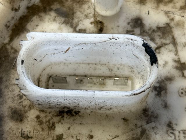 bontott VW POLO V Üzemanyag Szivattyú