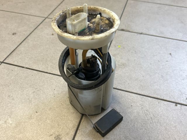 bontott VW POLO V Üzemanyag Szivattyú