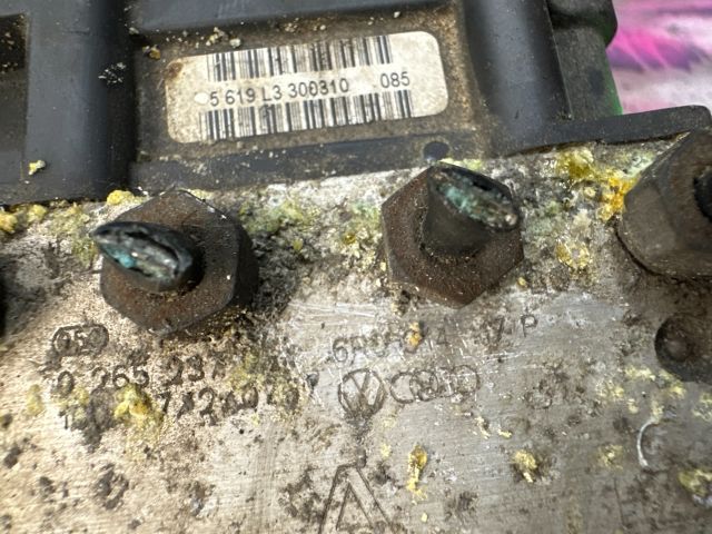 bontott VW POLO V ABS Kocka