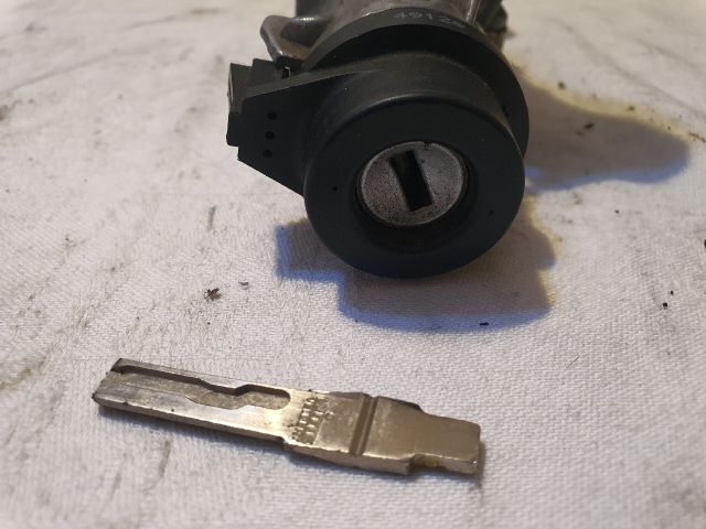 bontott VW POLO V Gyújtáskapcsoló Házzal