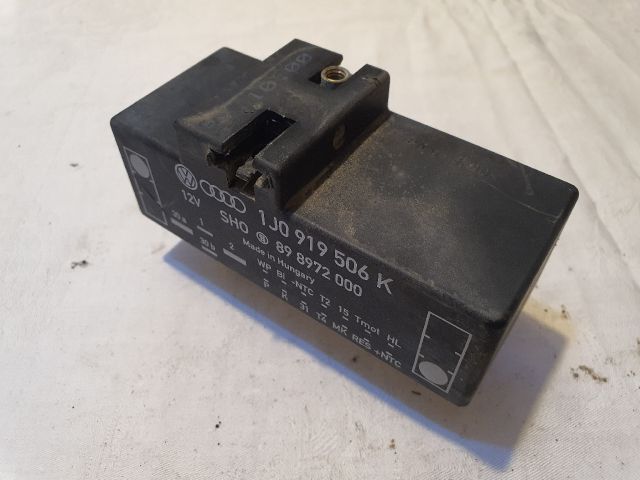 bontott VW POLO V Hűtőventilátor Relé