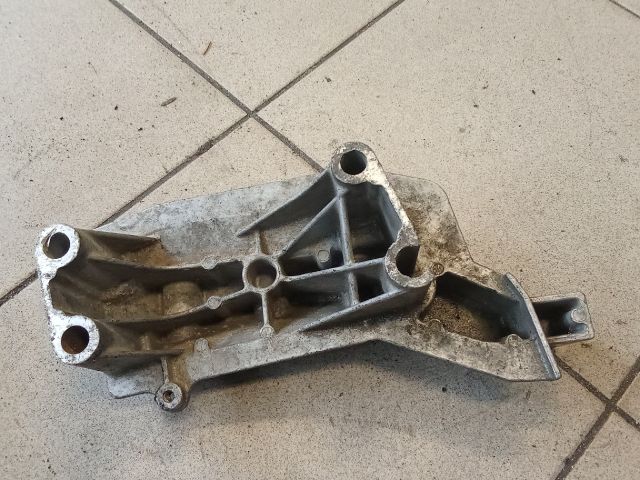 bontott VW POLO V Motor Tartó Bak (Pozíciófüggetlen)