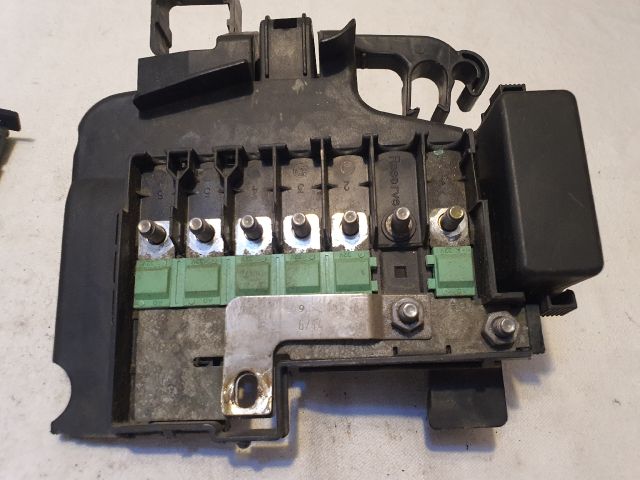 bontott VW POLO V Biztosítéktábla Motortér