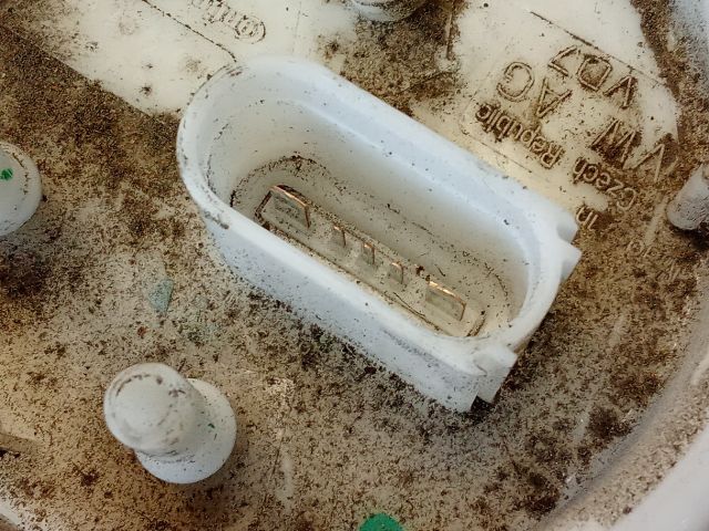 bontott VW POLO V Üzemanyag Szivattyú