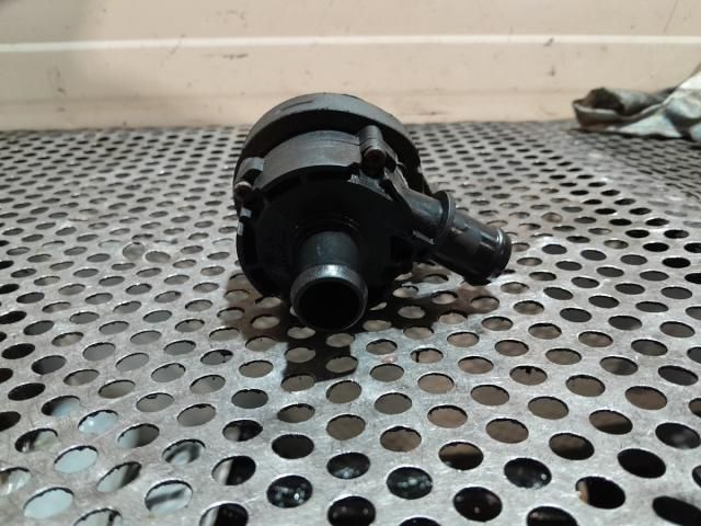 bontott VW POLO V Vízpumpa