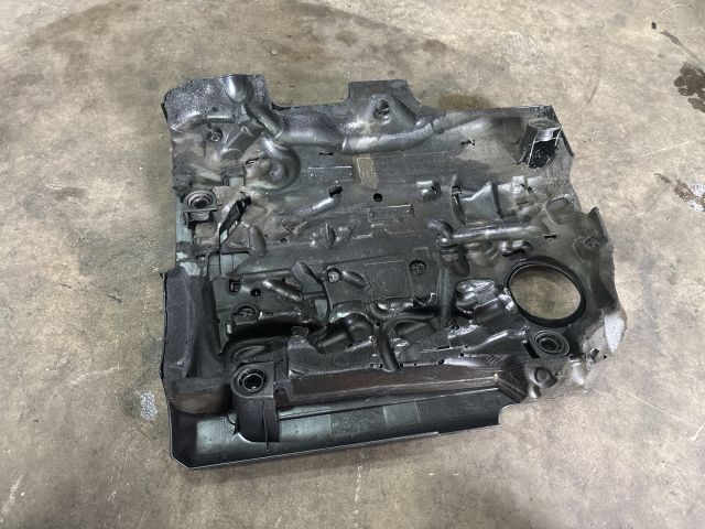 bontott VW POLO V Felső Motorburkolat